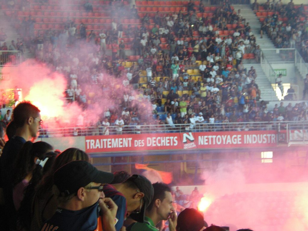 Des supporters dans les tribunes du stade de la Mosson, à Montpellier