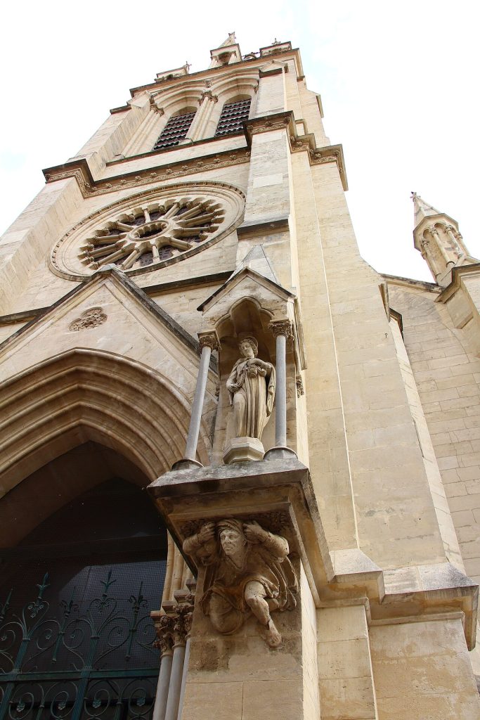 La flèche néogothique de l’ancienne église Sainte-Anne, devenue le Carré Sainte-Anne, à Montpellier