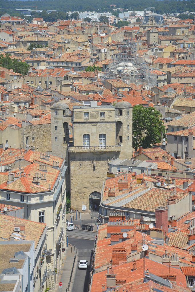 La tour de la Babote, vestige des remparts de Montpellier, surmontée de son ancien observatoire